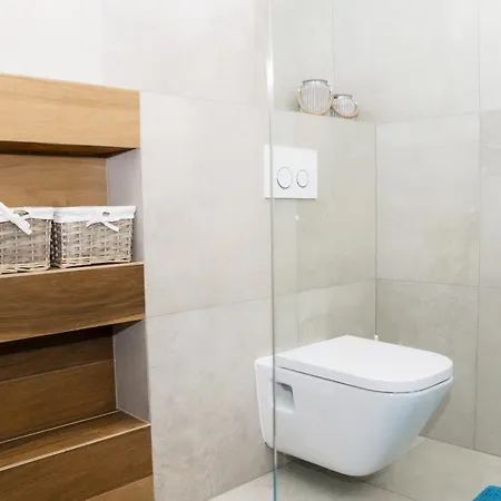 Apartament Holiday *